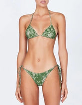 Conjunto de bikini con cuello halter y lazos laterales con estampado floral verde