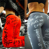 Fitness- und Workout-Leggings mit Buchstabendruck