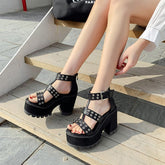Sandalias de plataforma con remaches