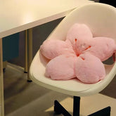 Almohada de peluche con forma de flor de cerezo kawaii