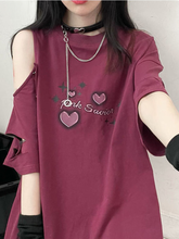 Camiseta con estampado estético grunge