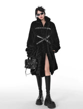 Kunstpelzmantel im Punk-Stil