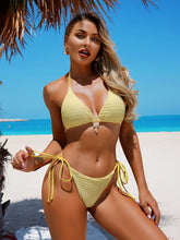 Weißes strukturiertes Bügel-Bralette-Bikini-Set mit seitlicher Schnürung