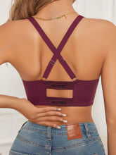 Bralette sin aros con estampado de letras en la espalda cruzada VioletaRojo
