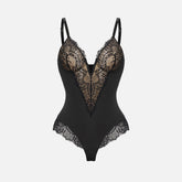 Body de encaje con escote en V profundo y tanga