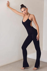 Mono con escote redondo y espalda descubierta