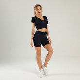 Nahtloses Gym-Yoga-Set, kurzärmliges Top und Shorts für Damen
