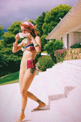 Mehrfarbig schimmerndes Colorblock-Bikinihöschen aus Samt mit hoher Taille