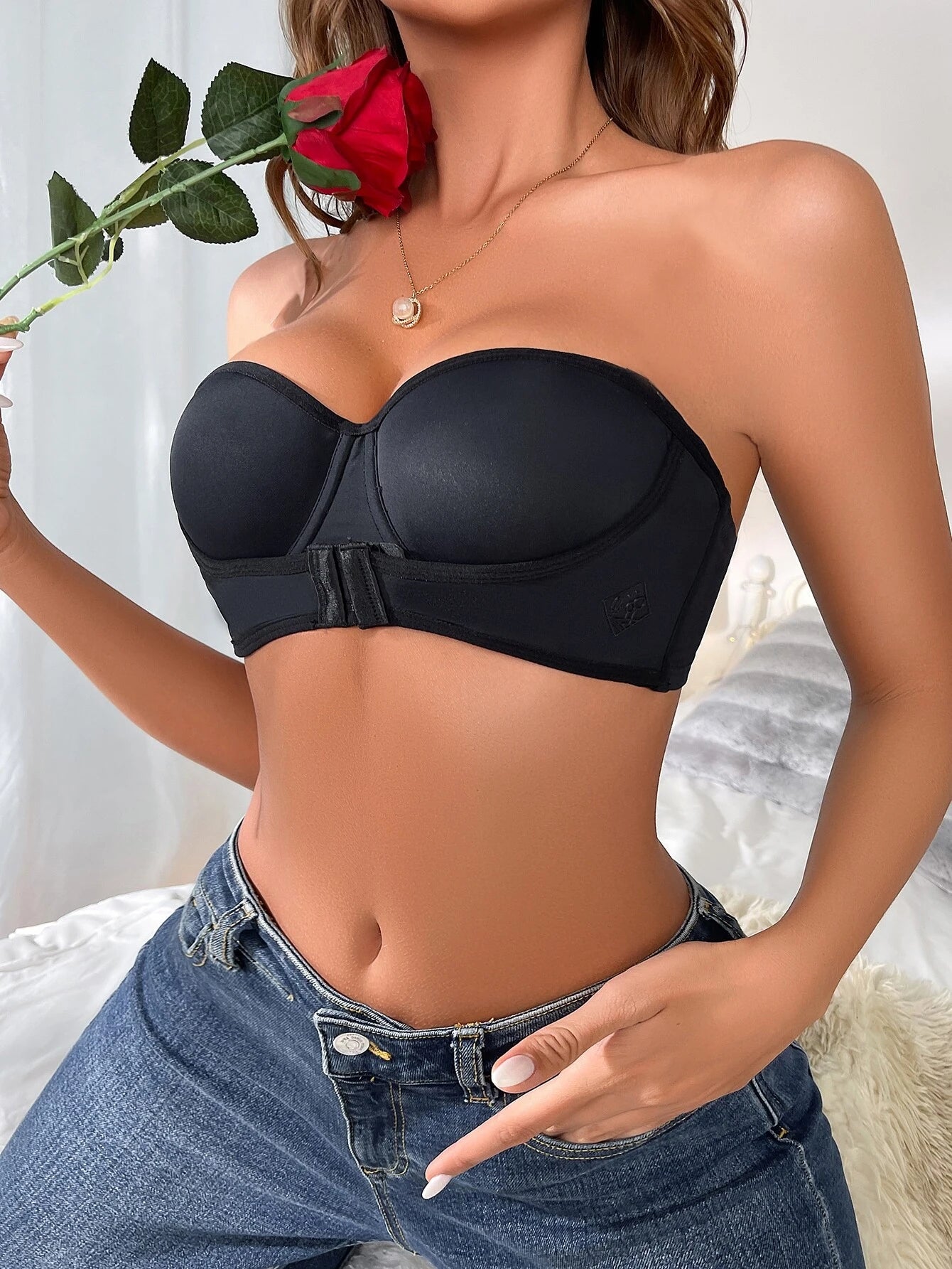 Sexy Half Cup Front and Back Clasp Gathered Non-slip Bra Black