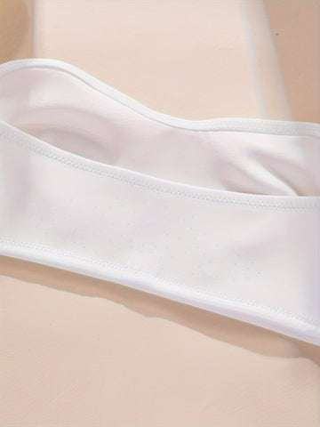 Simple Solid Front-Closure Hook And Eye Strapless Wireless Bra White