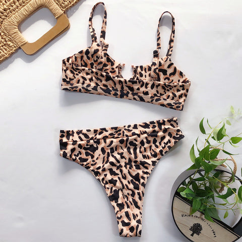 Gelbe gerippte Bikinihose mit Leopardenmuster