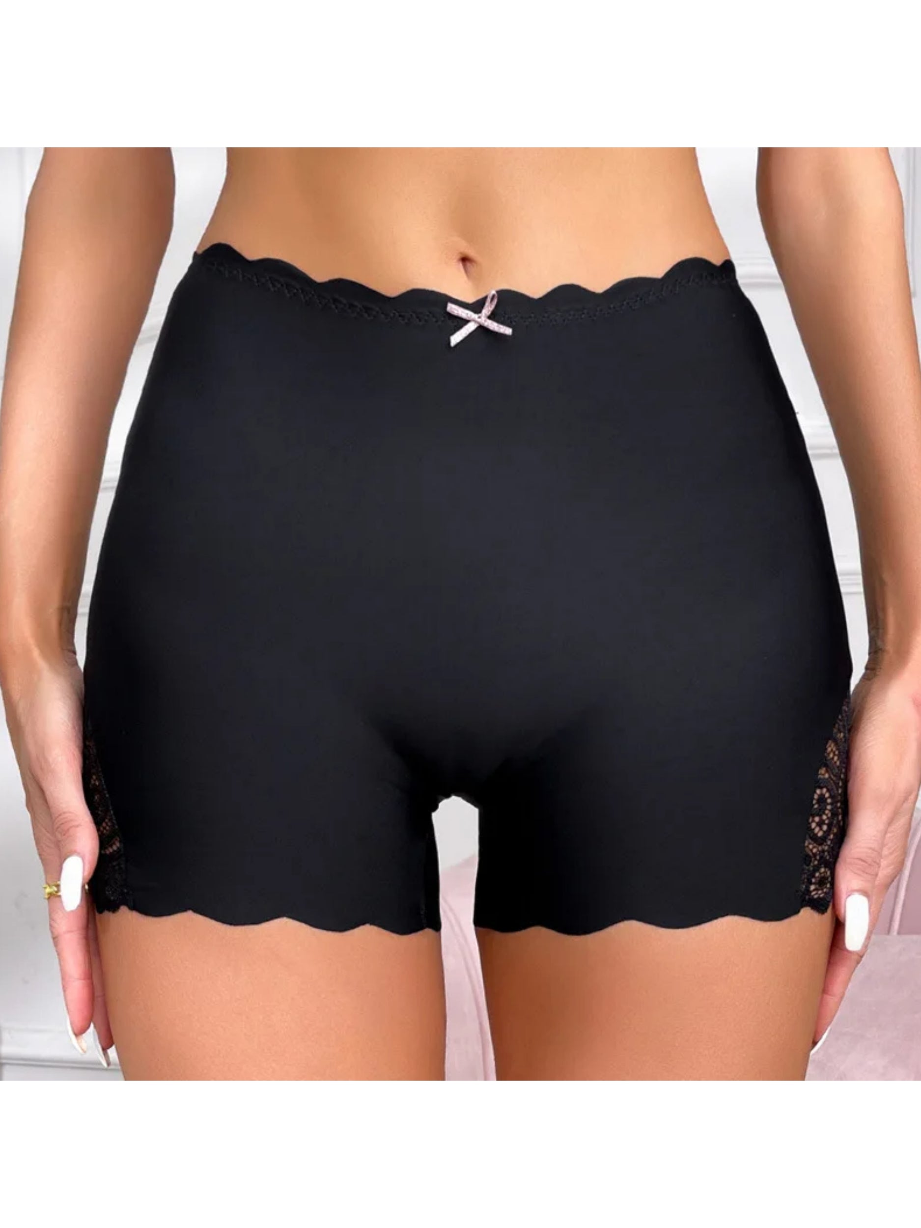 Weiches und bequemes Boyshort-Höschen mit kontrastierender Spitze und Muschelsaum