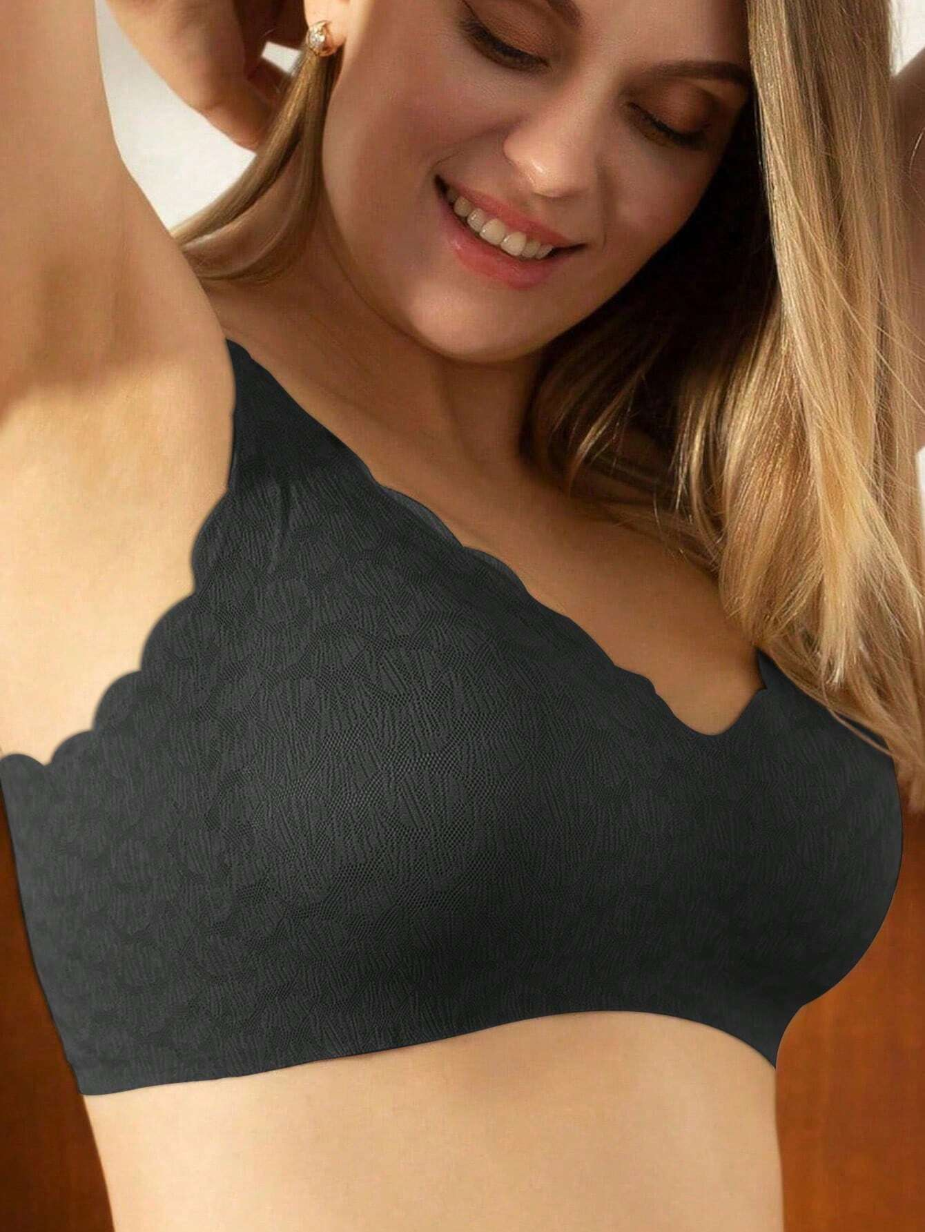 Plus Size Women's Seamless Wirefree Sports Bra Black