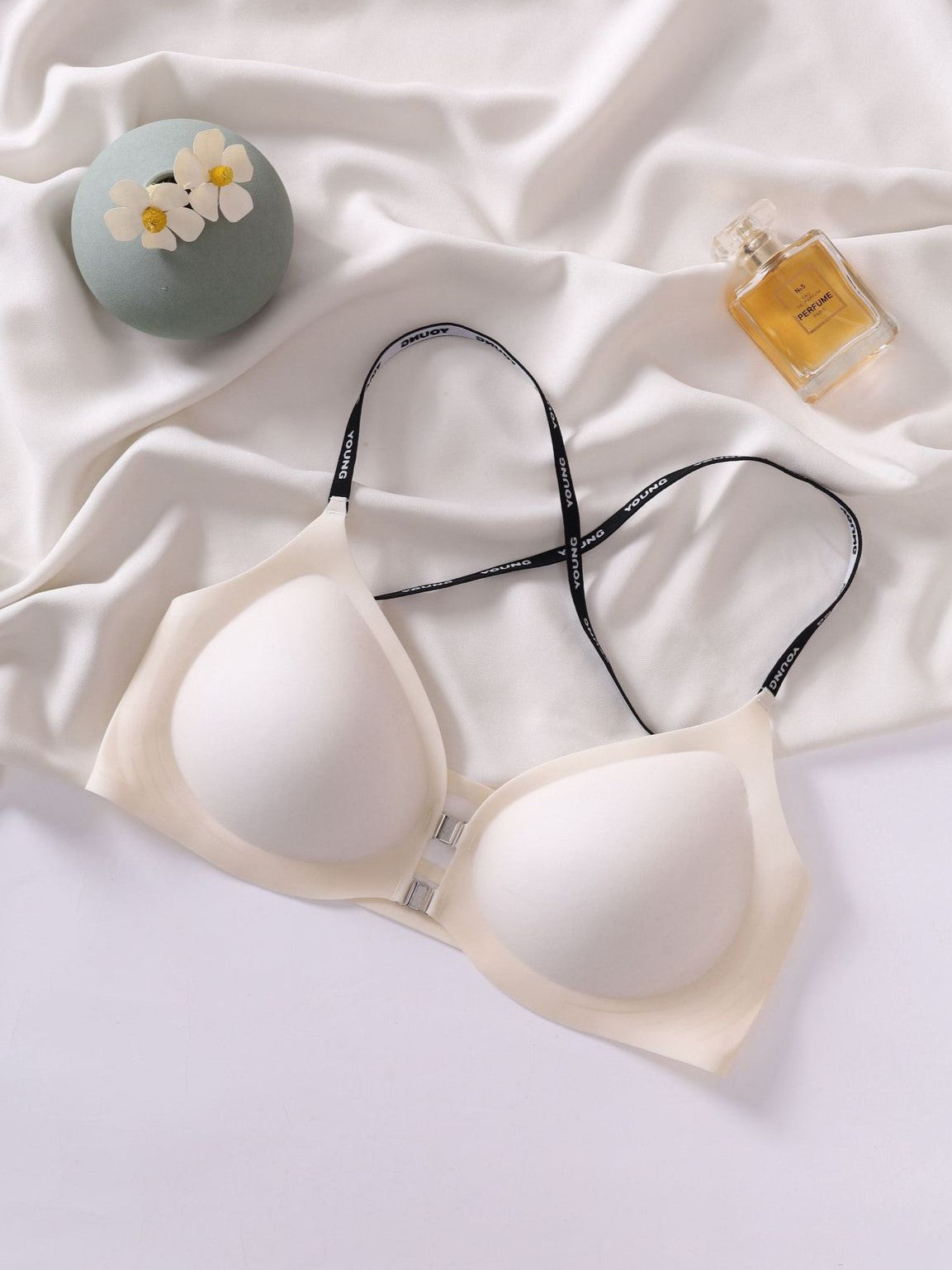 Front Closure Gathered Cross Thin Shoulder Straps Sexy Beautiful Back Wireless Bra