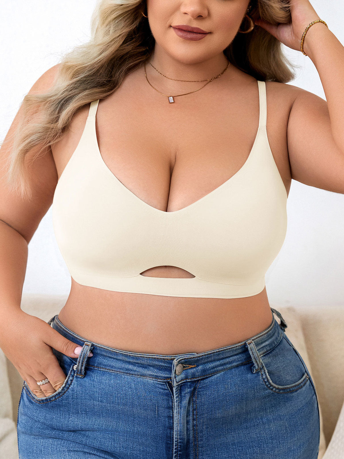 Plus Size Simple Seamless Hollow Out Wireless Bra White