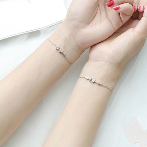 Pulsera estética de luna y estrellas