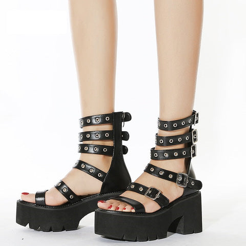 Sandalias de cuña estilo gladiador