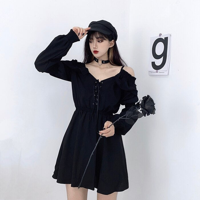 Dunkles Gothic-Kleid