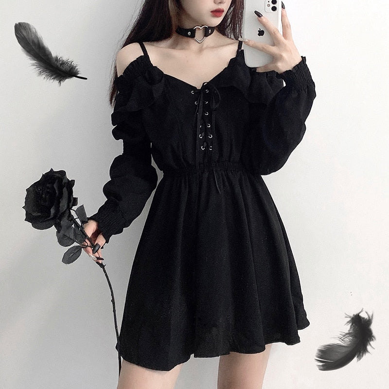 Dunkles Gothic-Kleid