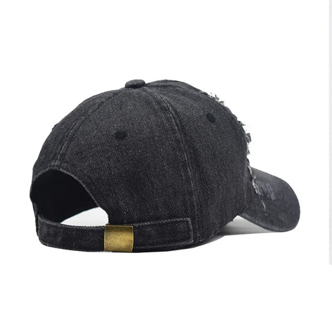 Gorra de béisbol gótica con rasgaduras