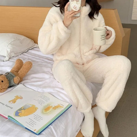 Koreanischer warmer Pyjama