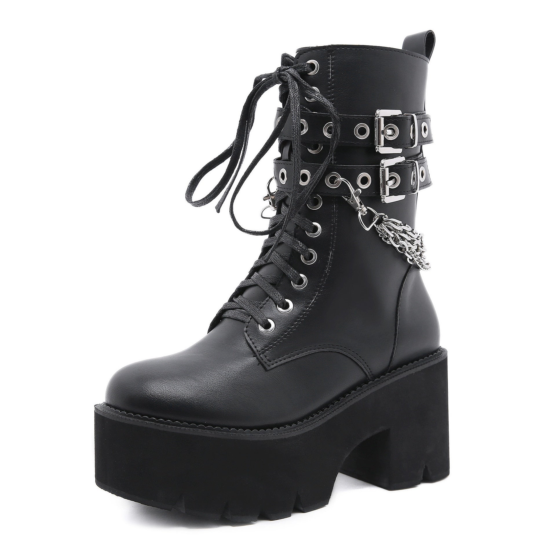 Klobige Stiefel im Punk-Stil