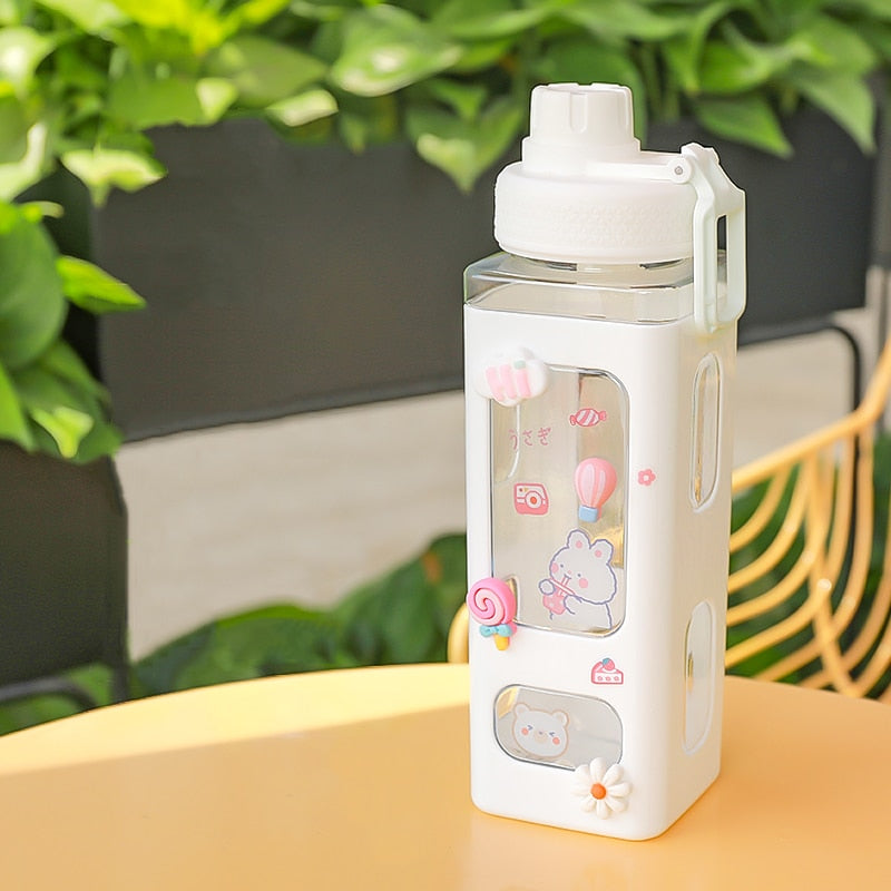 Botella de agua con forma de oso kawaii en tonos pastel