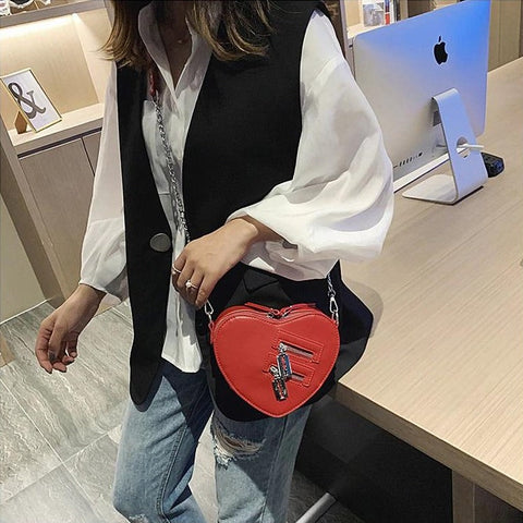 Bolso bandolera con forma de corazón