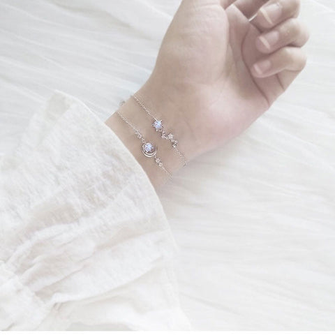 Pulsera estética de luna y estrellas