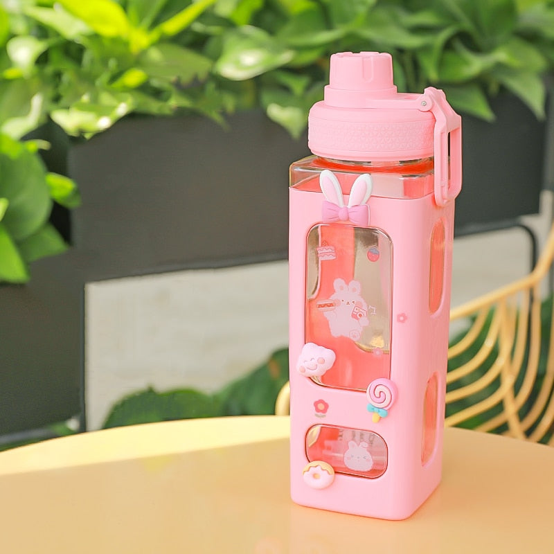 Botella de agua con forma de oso kawaii en tonos pastel