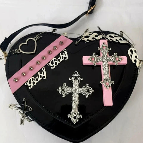 Bolso de hombro con forma de corazón y cruz punk