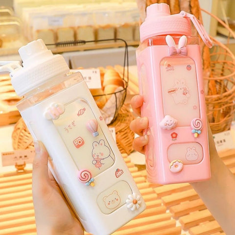 Botella de agua con forma de oso kawaii en tonos pastel