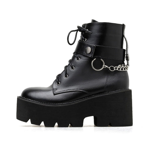 Ästhetische Plateauschuhe im Gothic-Punk-Stil