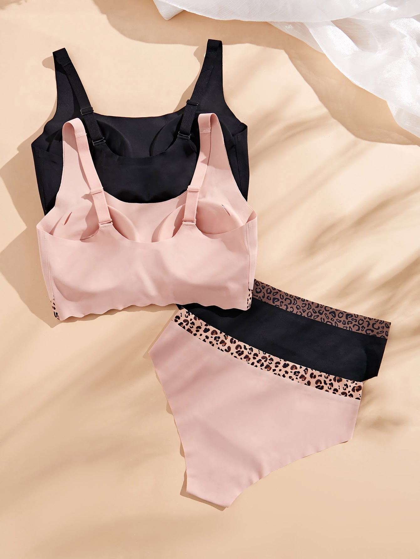 Conjunto de sujetador push-up transpirable con estampado de leopardo hueco en color rosa