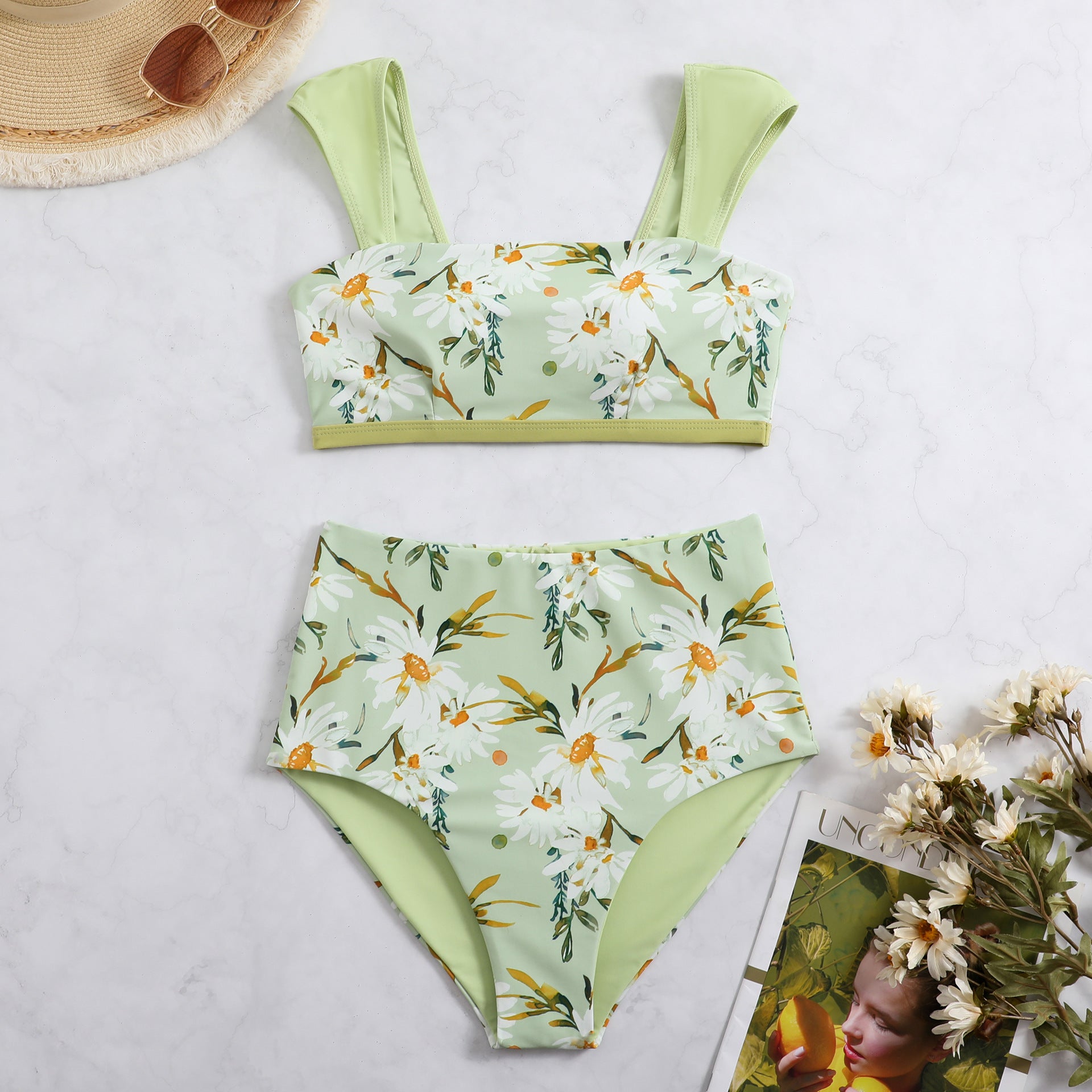 Ropa de playa de cintura alta con estampado floral