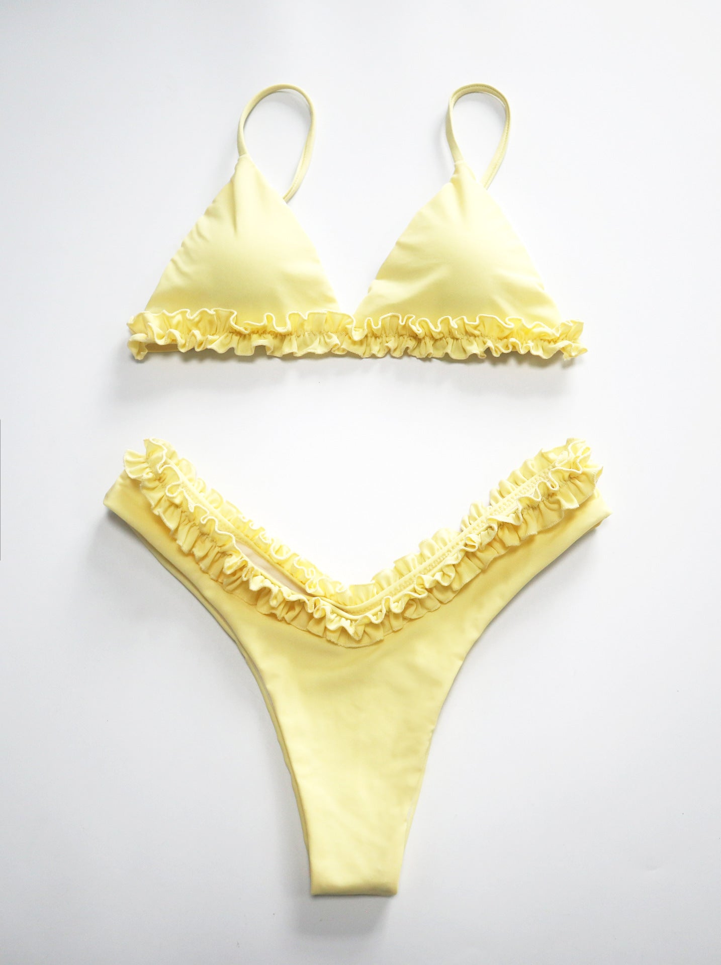 Conjunto de bikini con dobladillo con volantes