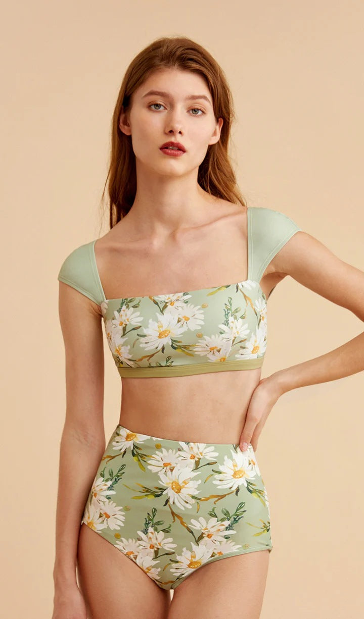 Conjunto de bikini de talle alto con escote cuadrado y estampado floral de primavera