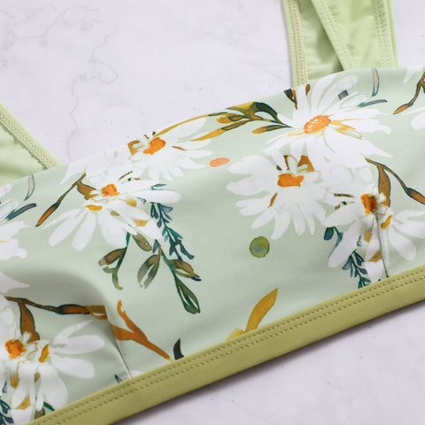 Ropa de playa de cintura alta con estampado floral