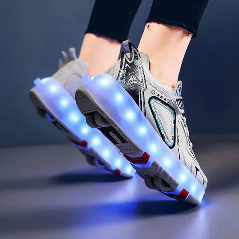 Lindas zapatillas con ruedas LED de Harajuku