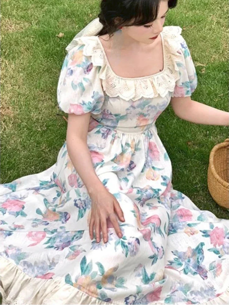 Französisches Patchworkkleid mit Blumenmuster