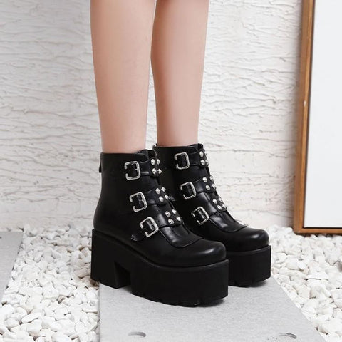 Botas punk de tacón alto