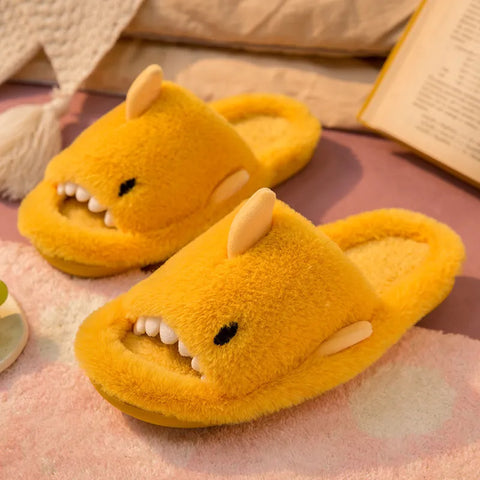 Pantuflas kawaii con forma de tiburón de dibujos animados