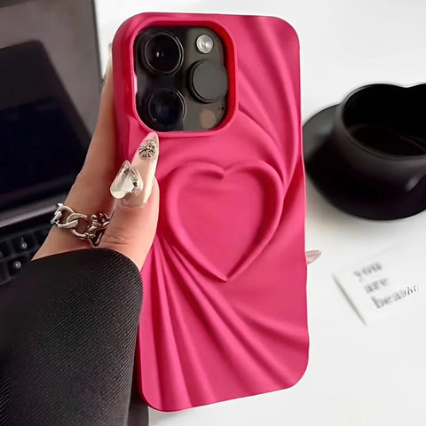 Bonita funda para iPhone con forma de corazón en 3D