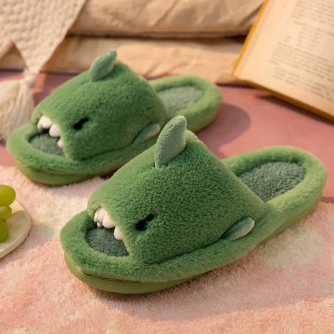 Pantuflas kawaii con forma de tiburón de dibujos animados