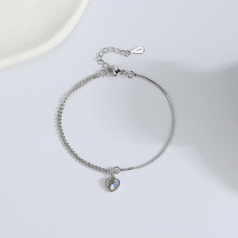 Pulsera de piedra lunar con forma de corazón