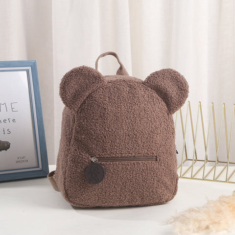 Mochila con forma de oso esponjoso