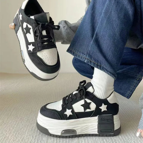 Chunky Sneakers mit Harajuku-Stern