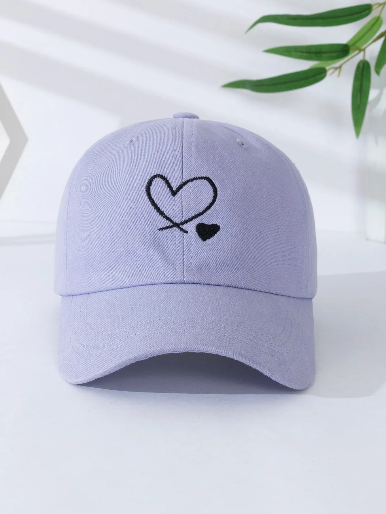 Bonita gorra de béisbol con forma de corazón 