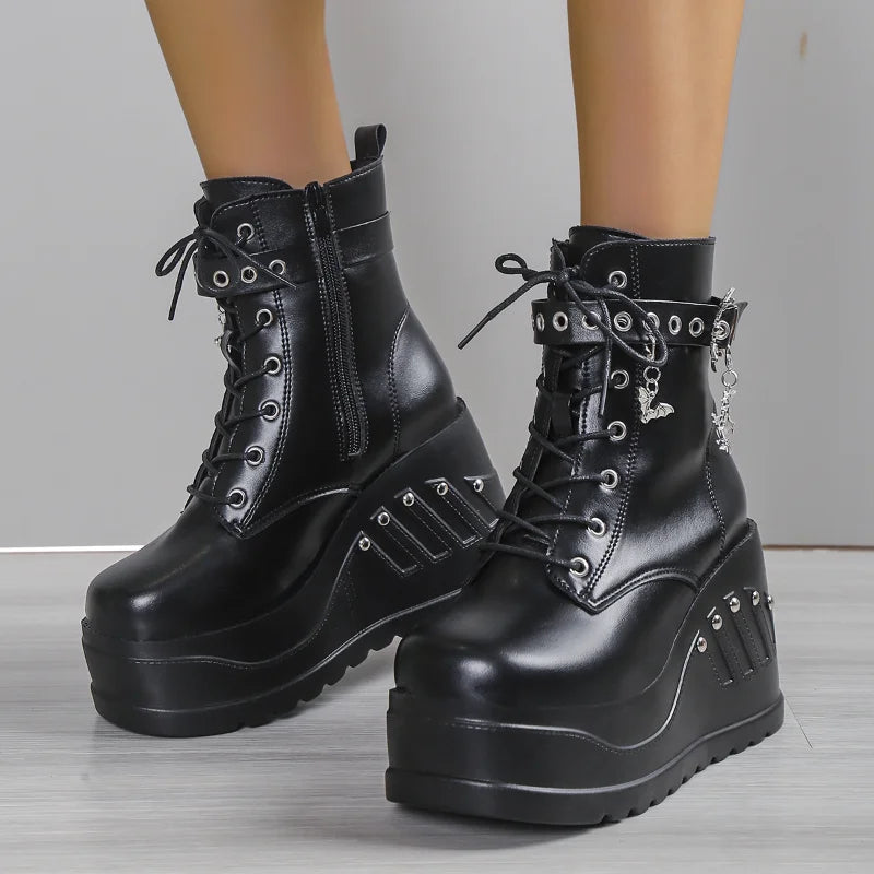 Botas punk con plataforma y cuña