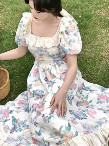 Französisches Patchworkkleid mit Blumenmuster